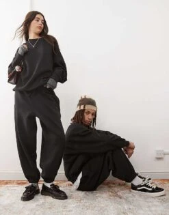 Reclaimed Vintage Unisex Oversized Boxy Sweatshirt In Black For Unisex -Fit Outfits Store 206862076 4