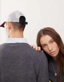 Reclaimed Vintage Unisex Oversized Skater Long Sleeve T-shirt In Washed Charcoal For Unisex -Fit Outfits Store 207404819 4